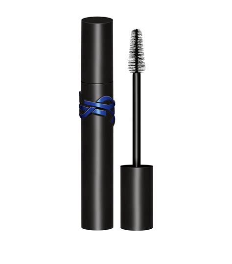 Lash Clash Extreme Volume Waterproof Mascara .